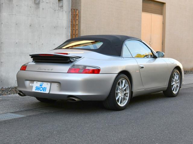 ９１１ ９１１カレラ４　カブリオレ　ミギＨテラコッタＳＰカラーインテリア４ＷＤハードトップシートヒーターシルバーブレーキキャリパー　カレラ４ホイールキャップリトロニックライトナビゲーションポルシェセンター整備記録簿ウインドディフレクター（15枚目）