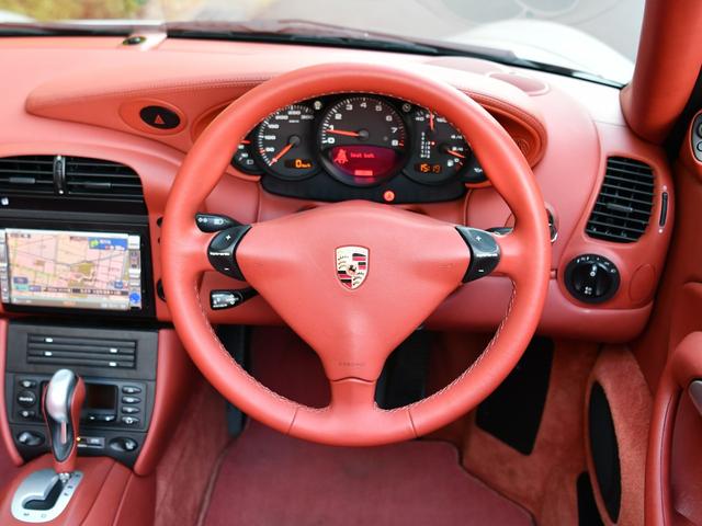 ９１１ ９１１カレラ４　カブリオレ　ミギＨテラコッタＳＰカラーインテリア４ＷＤハードトップシートヒーターシルバーブレーキキャリパー　カレラ４ホイールキャップリトロニックライトナビゲーションポルシェセンター整備記録簿ウインドディフレクター（25枚目）