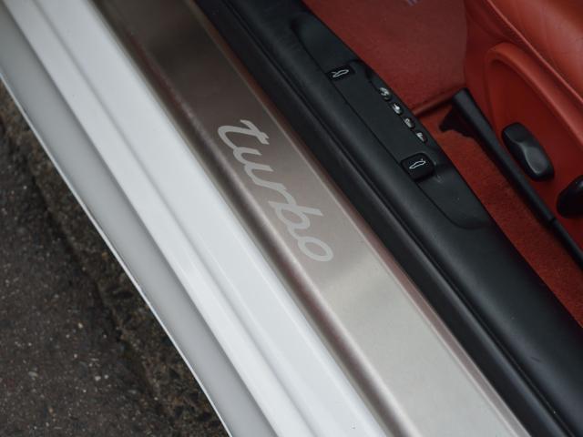 911ターボ テラコッタSPカラーレザーインテリア 下廻り同色ペイント 車高調 ゲンバラスポーツペダル コンフォートシート HDDナビ パッド&ローター4輪交換済み(21枚目)
