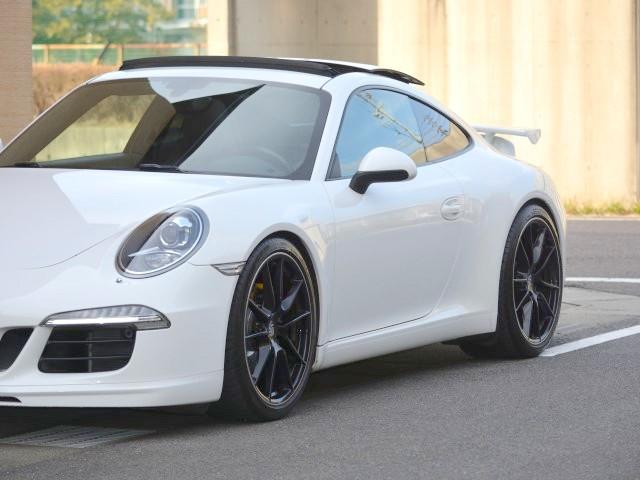 ９１１カレラ　カップエアロキット　２０インチカレラＳ　Ｈ＆Ｒ足回り　ｉＰＥ　可変バルブマフラー　スポーツシートプラス　スポーツステアリングパドル　チルトスライドルルーフ　シートヒーターナビゲーション　Ｂカメラ(8枚目)