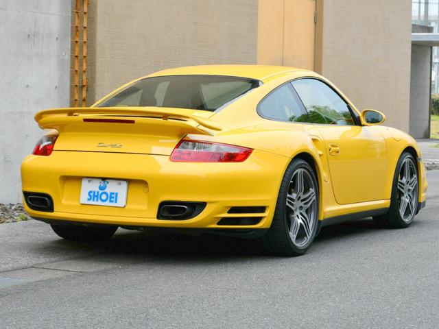 ９１１ ９１１ターボ　右Ｈ　ＰＣＣＢ　ナチュラルレザー　レザーインテリア　フロントガラスＴＯＰダークグレー　Ｓクロノパッケージターボ　Ｓシートシートプラスバックシェルカラー　レザー仕上げライトサラウンドコンソールテイプトェ（18枚目）