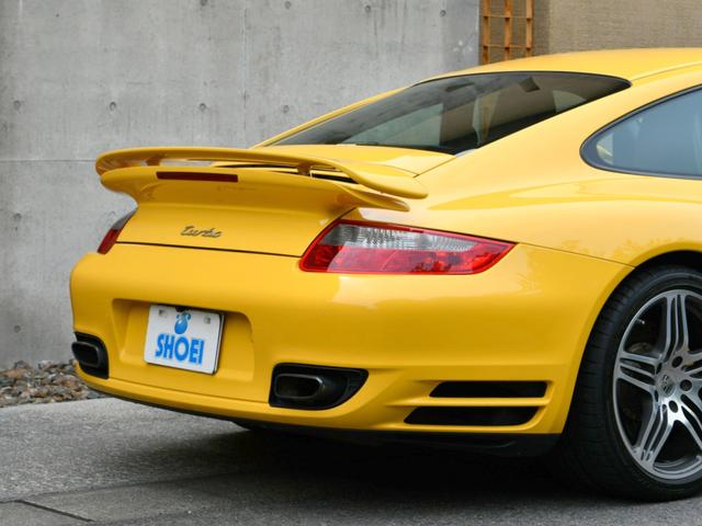 ９１１ ９１１ターボ　右Ｈ　ＰＣＣＢ　ナチュラルレザー　レザーインテリア　フロントガラスＴＯＰダークグレー　Ｓクロノパッケージターボ　Ｓシートシートプラスバックシェルカラー　レザー仕上げライトサラウンドコンソールテイプトェ（26枚目）