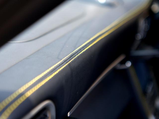 ９１１ ９１１ターボ　右Ｈ　ＰＣＣＢ　ナチュラルレザー　レザーインテリア　フロントガラスＴＯＰダークグレー　Ｓクロノパッケージターボ　Ｓシートシートプラスバックシェルカラー　レザー仕上げライトサラウンドコンソールテイプトェ（39枚目）