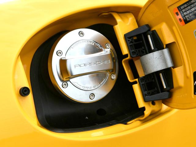 ９１１ ９１１ターボ　右Ｈ　ＰＣＣＢ　ナチュラルレザー　レザーインテリア　フロントガラスＴＯＰダークグレー　Ｓクロノパッケージターボ　Ｓシートシートプラスバックシェルカラー　レザー仕上げライトサラウンドコンソールテイプトェ（64枚目）