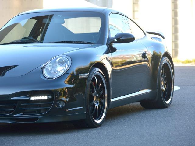 ９１１ ９１１カレラＳ　ミギＨ　ターボバンパー　ターボ油圧ウイング　１９スポーテック　ビルシュタイン　スポーツエキゾースト　レザーインテリア　アダプティブスポーツシート　シートヒーター　ＬＥＤテールフォグ　スポーツクロノＳＲ（3枚目）