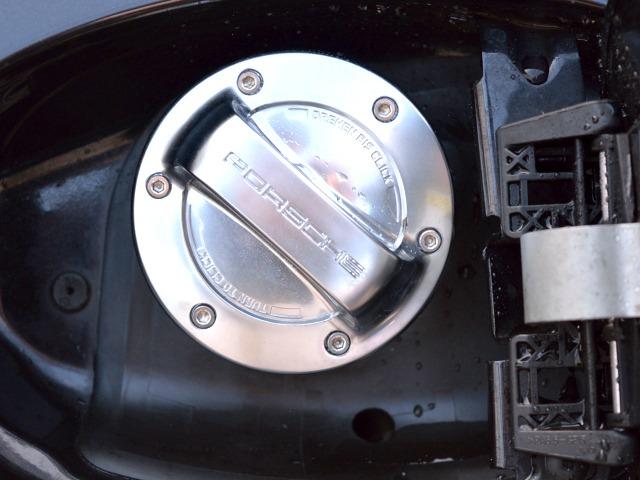 ９１１ ９１１カレラＳ　ミギＨ　ターボバンパー　ターボ油圧ウイング　１９スポーテック　ビルシュタイン　スポーツエキゾースト　レザーインテリア　アダプティブスポーツシート　シートヒーター　ＬＥＤテールフォグ　スポーツクロノＳＲ（8枚目）