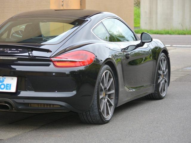 ケイマン Ｓブラックエディション　アルミニウムサイドウインドウトリムＰＤＳＬ電動格ミラーＦ＆Ｒヤパークアシストクルコン　自動防眩ルームミラースポーツデザインステア２０インチカレラクラッシックスポーツシートＰＡＳＭ３１５空気モニター２ゾ（16枚目）