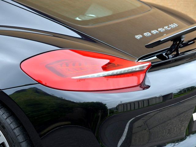 ケイマン Ｓブラックエディション　アルミニウムサイドウインドウトリムＰＤＳＬ電動格ミラーＦ＆Ｒヤパークアシストクルコン　自動防眩ルームミラースポーツデザインステア２０インチカレラクラッシックスポーツシートＰＡＳＭ３１５空気モニター２ゾ（22枚目）