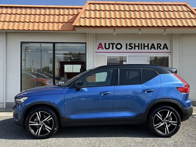 ＸＣ４０ Ｔ４　ＡＷＤ　Ｒデザイン　１２ヵ月保証　パノラマガラスルーフ　ＡＣＣ　ＢＳＭ　レーンキープ　４座シートヒーター　純正Ｂｌｕｅｔｏｏｔｈ対応ＨＤＤナビ　３６０度カメラ　ＥＴＣ　スマートキー　ハーフレザーシート　ステアリングＨ（5枚目）