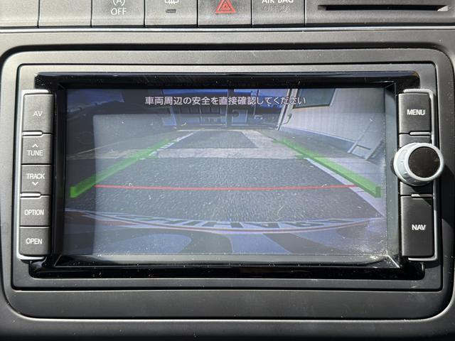 ポロ ＴＳＩコンフォートライン　１オーナー車　衝突軽減ブレーキ　ナビゲーションパッケージ　バックカメラ　ＥＴＣ　キーレスエントリー　ＤＶＤ再生　サイドエアバッグ　禁煙車　ウインカー付きドアミラー（12枚目）