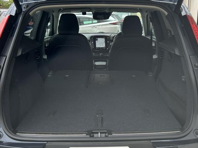 ＸＣ４０ Ｔ４　ＡＷＤ　インスクリプション　１オーナー車　禁煙車　パイロットアシスト　パークアシスト　ＨＤＤ純正ナビ　３６０度カメラ　バックモニター　ソナー　レザーシート　４座シートヒーター　パワーバックドア　ハンドルヒーター　ハーマンカードン（32枚目）