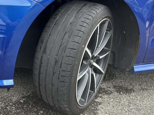 Ａ１スポーツバック ミッドナイトリミテッド　３７５台限定車　ＨＩＤヘッド　Ｓラインエクステリア　１７インチホイール　純正ナビ　バックカメラ　ソナー　シートヒーター　ドラレコ　オートライト（8枚目）