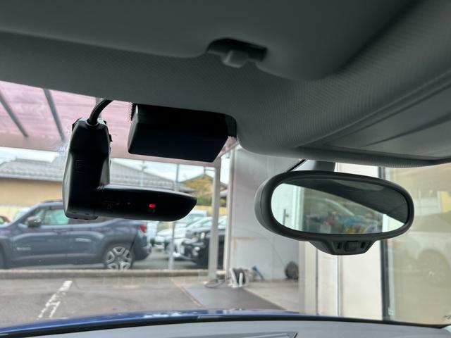 Ａ１スポーツバック ミッドナイトリミテッド　３７５台限定車　ＨＩＤヘッド　Ｓラインエクステリア　１７インチホイール　純正ナビ　バックカメラ　ソナー　シートヒーター　ドラレコ　オートライト（17枚目）