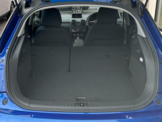 Ａ１スポーツバック ミッドナイトリミテッド　３７５台限定車　ＨＩＤヘッド　Ｓラインエクステリア　１７インチホイール　純正ナビ　バックカメラ　ソナー　シートヒーター　ドラレコ　オートライト（28枚目）