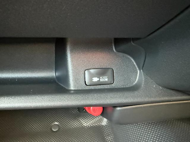 ハイエースバン ロングDX GLパッケージ 登録済未使用車 リアクーラー リアヒーター デジタルインナーミラー LEDヘッドライト パノラマビューモニター サイドバイザー フィルム施工 AC100V電源 クリアランスソナー イージークローザー(15枚目)