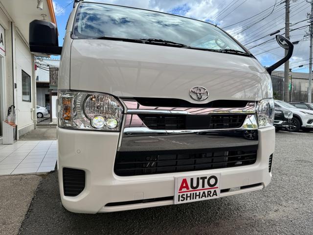 ハイエースバン ロングDX GLパッケージ 登録済未使用車 リアクーラー リアヒーター デジタルインナーミラー LEDヘッドライト パノラマビューモニター サイドバイザー フィルム施工 AC100V電源 クリアランスソナー イージークローザー(23枚目)