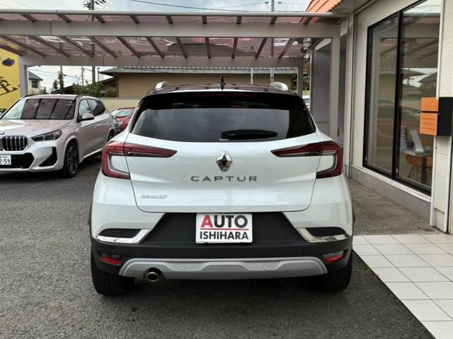 キャプチャー インテンス　テックパック　６ヵ月保証　禁煙車　３６０度カメラ　衝突軽減ブレーキ　アダプティブクルーズコントロール　レーンセンタリングアシスト　ステアリングヒーター　レザーシート　シートヒーター　ハイビームアシストＬＥＤヘッド（4枚目）