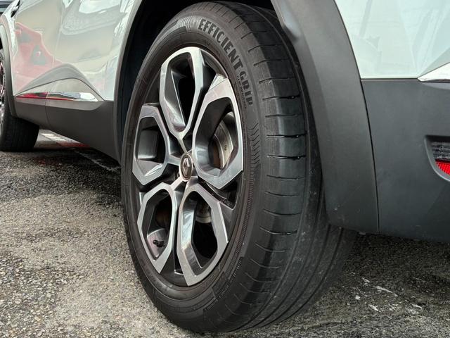 キャプチャー インテンス　テックパック　６ヵ月保証　禁煙車　３６０度カメラ　衝突軽減ブレーキ　アダプティブクルーズコントロール　レーンセンタリングアシスト　ステアリングヒーター　レザーシート　シートヒーター　ハイビームアシストＬＥＤヘッド（6枚目）