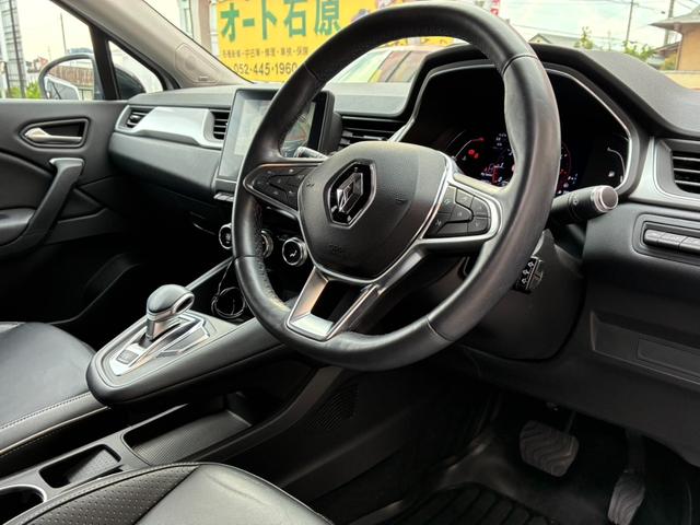 キャプチャー インテンス　テックパック　６ヵ月保証　禁煙車　３６０度カメラ　衝突軽減ブレーキ　アダプティブクルーズコントロール　レーンセンタリングアシスト　ステアリングヒーター　レザーシート　シートヒーター　ハイビームアシストＬＥＤヘッド（16枚目）