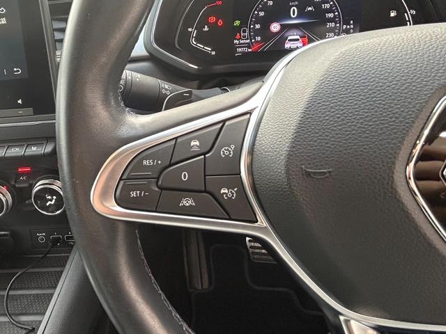 キャプチャー インテンス　テックパック　６ヵ月保証　禁煙車　３６０度カメラ　衝突軽減ブレーキ　アダプティブクルーズコントロール　レーンセンタリングアシスト　ステアリングヒーター　レザーシート　シートヒーター　ハイビームアシストＬＥＤヘッド（20枚目）