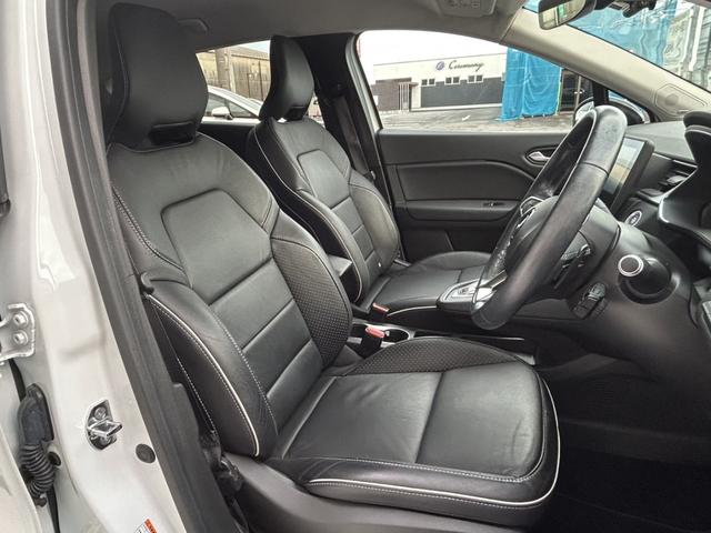 キャプチャー インテンス　テックパック　６ヵ月保証　禁煙車　３６０度カメラ　衝突軽減ブレーキ　アダプティブクルーズコントロール　レーンセンタリングアシスト　ステアリングヒーター　レザーシート　シートヒーター　ハイビームアシストＬＥＤヘッド（26枚目）