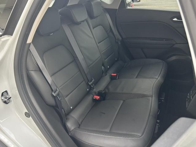 キャプチャー インテンス　テックパック　６ヵ月保証　禁煙車　３６０度カメラ　衝突軽減ブレーキ　アダプティブクルーズコントロール　レーンセンタリングアシスト　ステアリングヒーター　レザーシート　シートヒーター　ハイビームアシストＬＥＤヘッド（29枚目）