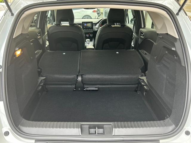 キャプチャー インテンス　テックパック　６ヵ月保証　禁煙車　３６０度カメラ　衝突軽減ブレーキ　アダプティブクルーズコントロール　レーンセンタリングアシスト　ステアリングヒーター　レザーシート　シートヒーター　ハイビームアシストＬＥＤヘッド（31枚目）