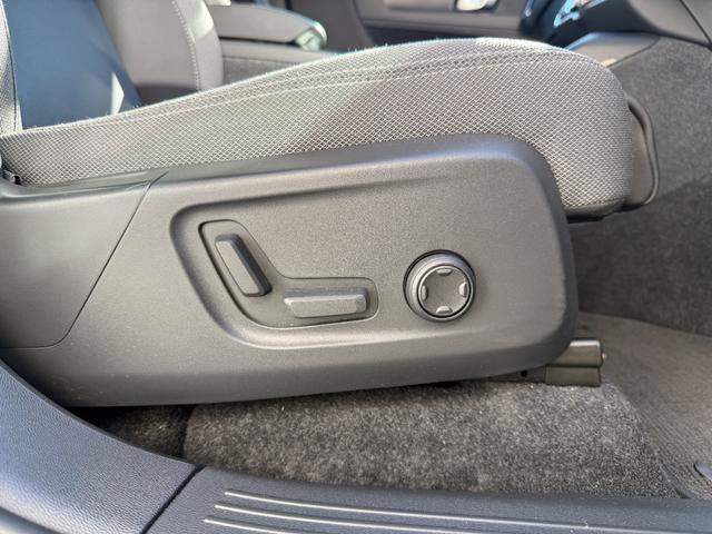 Ｃ４０リチャージ 　グーグルシステムナビ　カープレイ対応　全方位カメラ　パノラマルーフ　アダプティプクルーズ　ＬＥＤヘッド　シートヒーター　ステアヒーター　ＥＴＣ（24枚目）