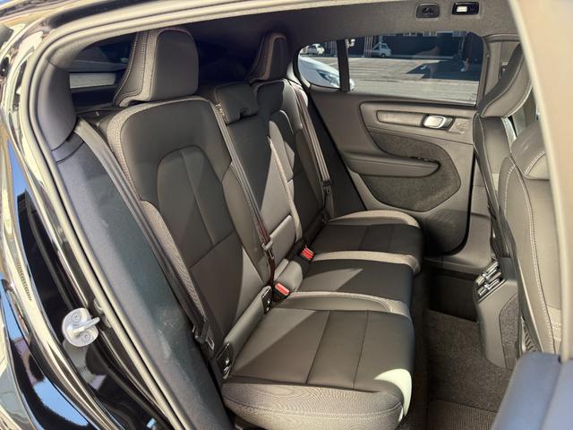 Ｃ４０リチャージ 　グーグルシステムナビ　カープレイ対応　全方位カメラ　パノラマルーフ　アダプティプクルーズ　ＬＥＤヘッド　シートヒーター　ステアヒーター　ＥＴＣ（27枚目）