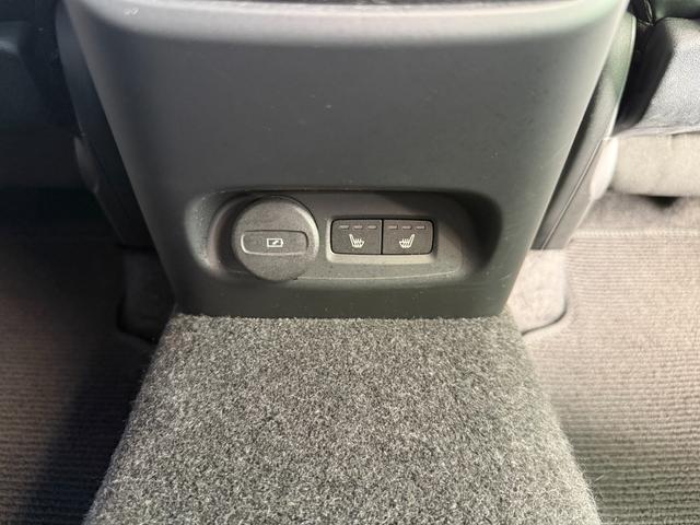 Ｃ４０リチャージ 　グーグルシステムナビ　カープレイ対応　全方位カメラ　パノラマルーフ　アダプティプクルーズ　ＬＥＤヘッド　シートヒーター　ステアヒーター　ＥＴＣ（28枚目）