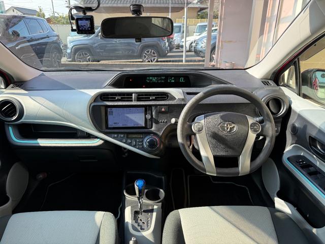 アクア S 純正ナビゲーション バックカメラ シートヒーター スマートキー プッシュスタート ETC ドライブレコーダー アイドリングストップ(9枚目)