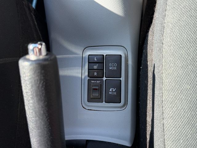 アクア S 純正ナビゲーション バックカメラ シートヒーター スマートキー プッシュスタート ETC ドライブレコーダー アイドリングストップ(13枚目)