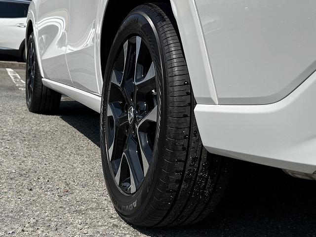 ＺＲ－Ｖ ｅ：ＨＥＶ　Ｚ　ＢＳＭ　　純正ナビ　３６０度カメラ　オートハイビーム　ＢＯＳＥスピーカー　レザーシート　パワートランク　フットオープナー　ＥＴＣ２．０　シートヒーター　ステアリングヒーター　非接触充電器（6枚目）