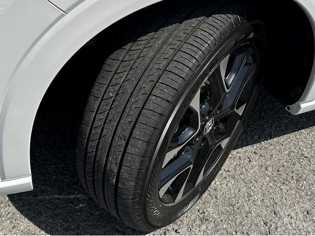 ＺＲ－Ｖ ｅ：ＨＥＶ　Ｚ　ＢＳＭ　　純正ナビ　３６０度カメラ　オートハイビーム　ＢＯＳＥスピーカー　レザーシート　パワートランク　フットオープナー　ＥＴＣ２．０　シートヒーター　ステアリングヒーター　非接触充電器（7枚目）