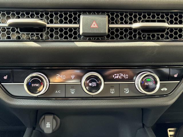 ＺＲ－Ｖ ｅ：ＨＥＶ　Ｚ　ＢＳＭ　　純正ナビ　３６０度カメラ　オートハイビーム　ＢＯＳＥスピーカー　レザーシート　パワートランク　フットオープナー　ＥＴＣ２．０　シートヒーター　ステアリングヒーター　非接触充電器（11枚目）