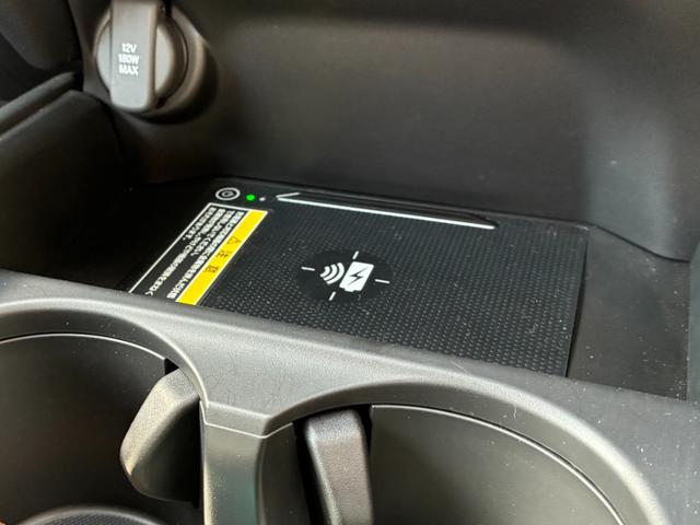 ＺＲ－Ｖ ｅ：ＨＥＶ　Ｚ　ＢＳＭ　　純正ナビ　３６０度カメラ　オートハイビーム　ＢＯＳＥスピーカー　レザーシート　パワートランク　フットオープナー　ＥＴＣ２．０　シートヒーター　ステアリングヒーター　非接触充電器（16枚目）
