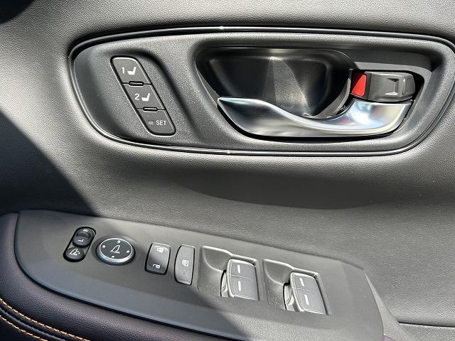 ＺＲ－Ｖ ｅ：ＨＥＶ　Ｚ　ＢＳＭ　　純正ナビ　３６０度カメラ　オートハイビーム　ＢＯＳＥスピーカー　レザーシート　パワートランク　フットオープナー　ＥＴＣ２．０　シートヒーター　ステアリングヒーター　非接触充電器（28枚目）