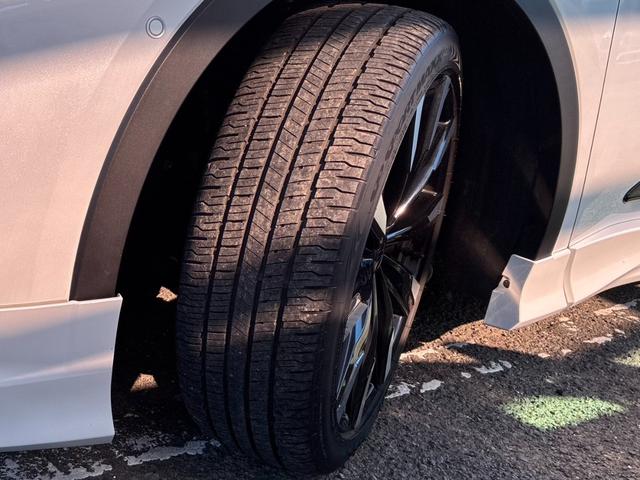 クラウンクロスオーバー ＲＳアドバンスド　新車保証継承　純正ナビ　３６０度カメラ　オートハイビームＬＥＤヘッドライト　アダプティブクルーズコントロール　ＢＳＭ　ヒーター付きレザーシート　ヘッドアップディスプレイ　ＥＴＣ２．０　ベンチレーション（8枚目）