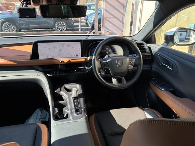 クラウンクロスオーバー ＲＳアドバンスド　新車保証継承　純正ナビ　３６０度カメラ　オートハイビームＬＥＤヘッドライト　アダプティブクルーズコントロール　ＢＳＭ　ヒーター付きレザーシート　ヘッドアップディスプレイ　ＥＴＣ２．０　ベンチレーション（10枚目）