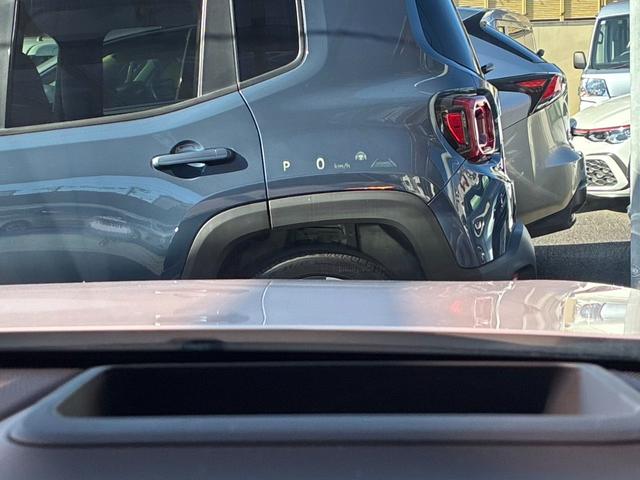 クラウンクロスオーバー ＲＳアドバンスド　新車保証継承　純正ナビ　３６０度カメラ　オートハイビームＬＥＤヘッドライト　アダプティブクルーズコントロール　ＢＳＭ　ヒーター付きレザーシート　ヘッドアップディスプレイ　ＥＴＣ２．０　ベンチレーション（18枚目）