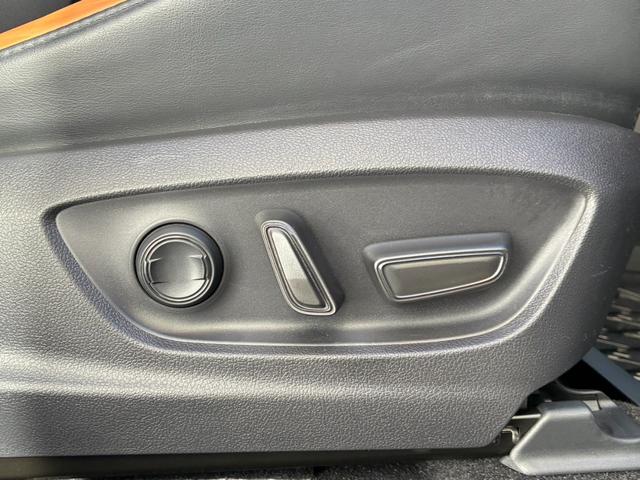 クラウンクロスオーバー ＲＳアドバンスド　新車保証継承　純正ナビ　３６０度カメラ　オートハイビームＬＥＤヘッドライト　アダプティブクルーズコントロール　ＢＳＭ　ヒーター付きレザーシート　ヘッドアップディスプレイ　ＥＴＣ２．０　ベンチレーション（25枚目）