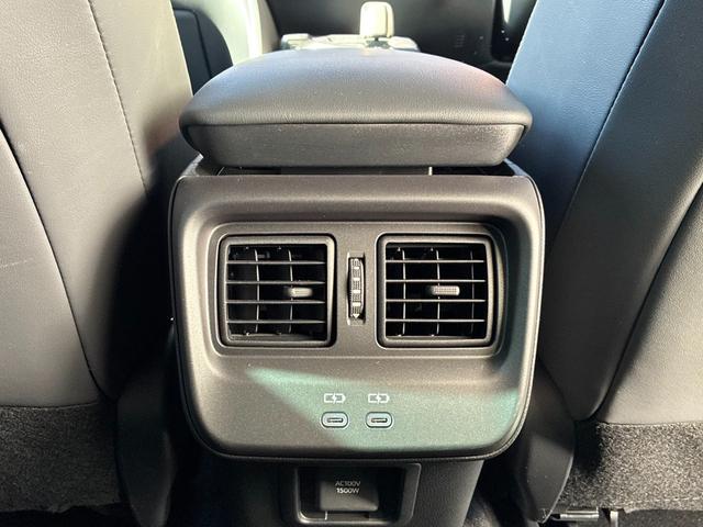 クラウンクロスオーバー ＲＳアドバンスド　新車保証継承　純正ナビ　３６０度カメラ　オートハイビームＬＥＤヘッドライト　アダプティブクルーズコントロール　ＢＳＭ　ヒーター付きレザーシート　ヘッドアップディスプレイ　ＥＴＣ２．０　ベンチレーション（27枚目）