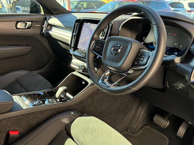 VOLVO XC40 ULTRA B4 AWD DARK EDITION