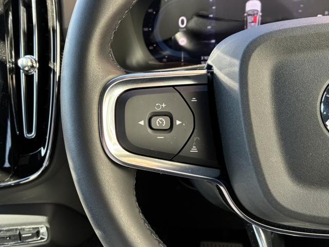 VOLVO XC40 ULTRA B4 AWD DARK EDITION