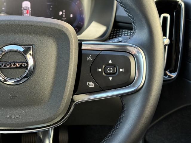 VOLVO XC40 ULTRA B4 AWD DARK EDITION