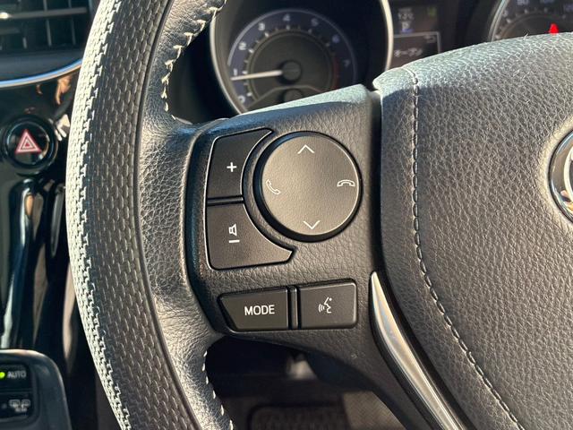 �X�e�A�����O�X�C�b�`���t���Ă܂��̂ŁA�I�[�f�B�I��������茳�ŊȒP�ɍs���Ē����܂��B