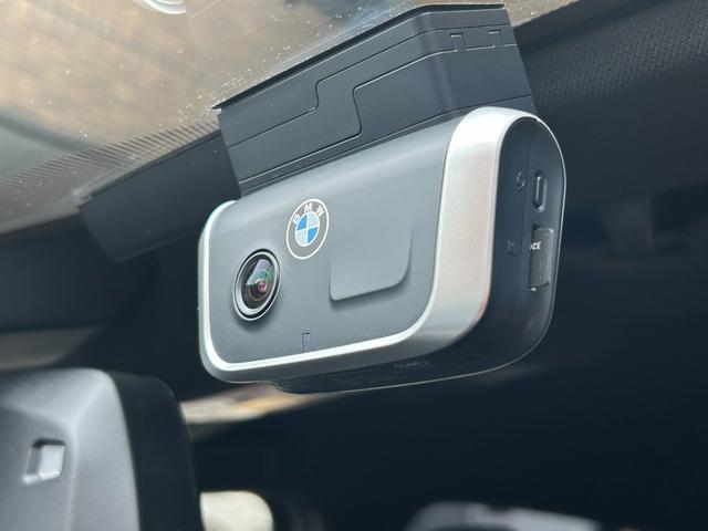Ｘ２ ｘＤｒｉｖｅ　２０ｉ　ＭスポーツＸ　純正ナビ　バックカメラ　ドライブレコーダー　シートヒーター　パワーバックドア　ＥＴＣ　４ＷＤ　クリアランスソナー　純正１９インチアルミホイール　ＬＥＤヘッドライト　アクティブクルーズコントロール（8枚目）
