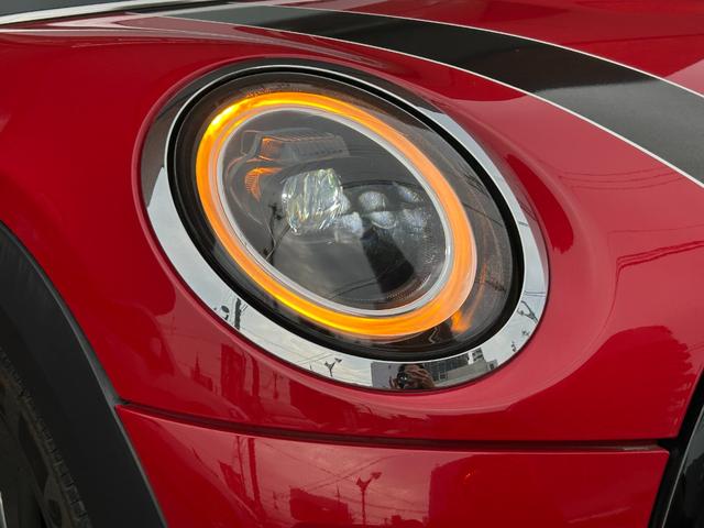 �k�d�c�w�b�h���C�g�͎��F���Ɩ��邳�����サ��Ԃ̑��s�����S�ł��܂��ˁB