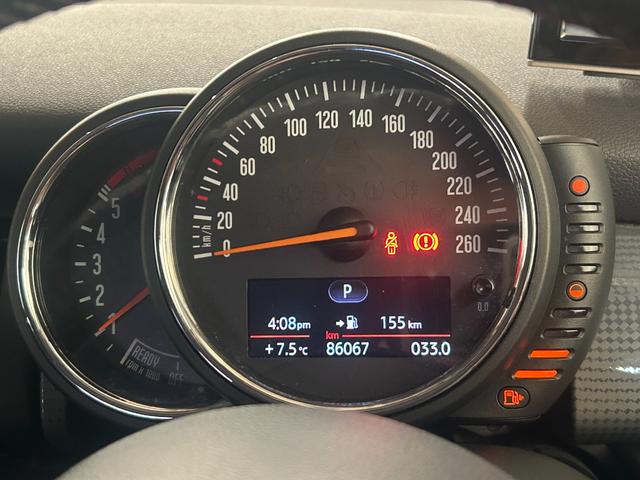 �A�i���O�ł������Ȋی^�X�s�[�h���[�^�[�ł���