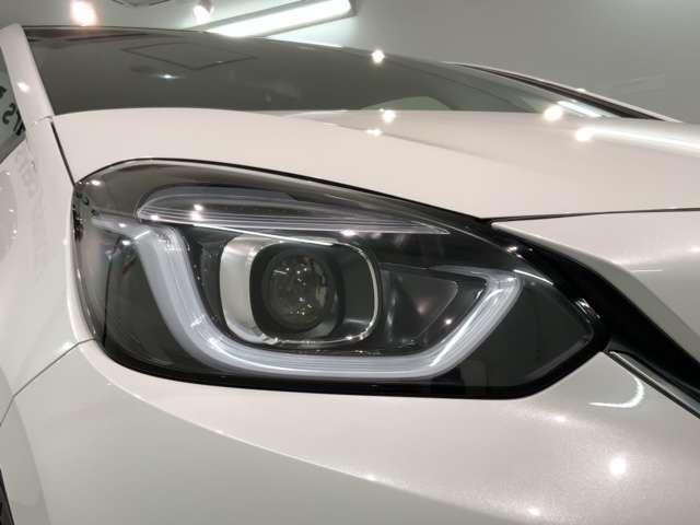e:HEVホーム20週年特装車/試乗禁煙/プラチナホワイトP 禁煙 新車保証継承 Navi BTaudio ipod/USB接続 CD/フルセグTV リアカメラ ETC LEDライト ステリモ クル-ズCR シ-トH 衝突軽減 サイドSRS 緊急レスキュ-装置(12枚目)